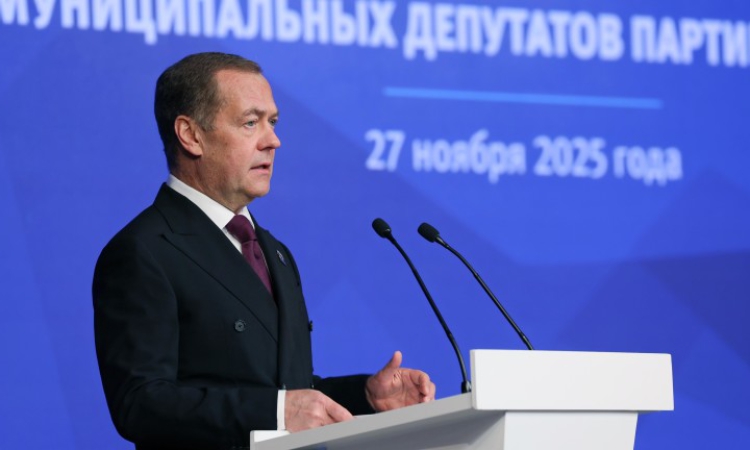 Медведев: Зеленски ще трябва да се крие до края на живота си